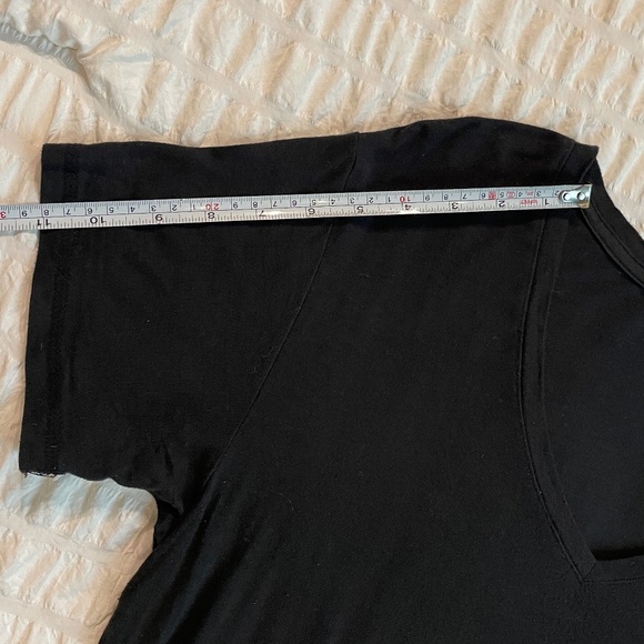 🌟(2 for $36) Abercrombie & Fitch V-Neck Tees | Soft A&F Drapey T-Shirt | Size M - Picture 9 of 13